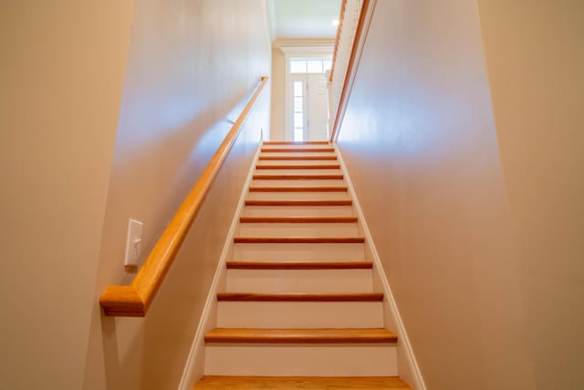 20 Walnut Hill Ct, Cynthiana, KY 41031 - stairs with wood finished floors