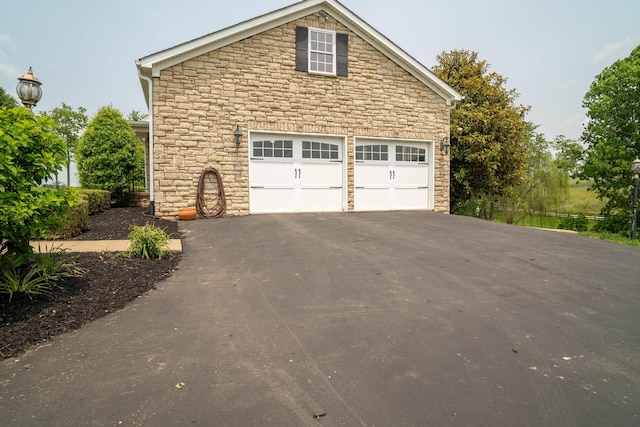 20 Walnut Hill Ct, Cynthiana, KY 41031 - garage with driveway