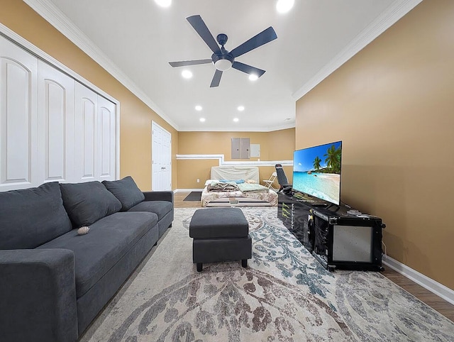 4663 Larkhill Ln, Lexington, KY 40509 - living room featuring a ceiling fan, baseboards, ornamental molding, wood finished floors, and recessed lighting