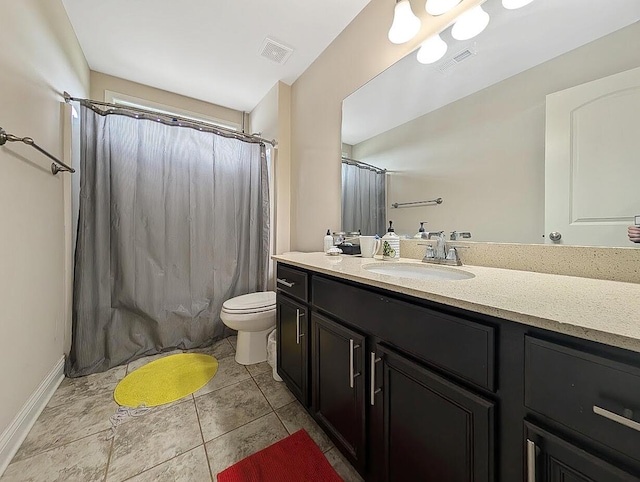 4663 Larkhill Ln, Lexington, KY 40509 - full bathroom with vanity, toilet, curtained shower, and baseboards