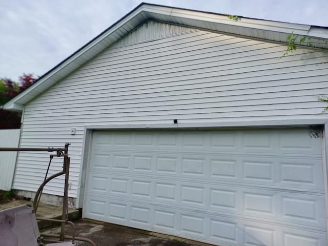 8040 Somerset Rd, London, KY 40741 - garage with driveway