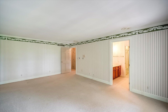 523 Leawood Dr, Frankfort, KY 40601 - spare room featuring light carpet, baseboards, and wallpapered walls