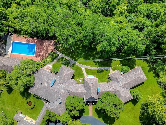 523 Leawood Dr, Frankfort, KY 40601 - bird's eye view of a pool