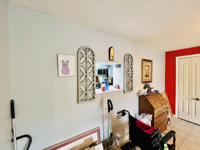 1465 Ky-1629, Corbin, KY 40701 - living area with a textured ceiling and light tile patterned floors