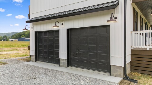 138 Hickory Grove Ln, Stanton, KY 40380 - view of garage