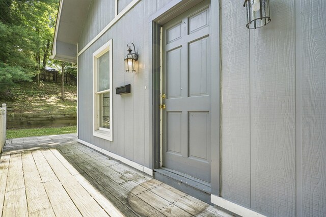 832 N 25th St, Middlesboro, KY 40965 - property entrance featuring a wooden deck