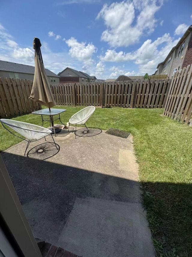 2765 Meadowsweet Ln, Lexington, KY 40511 - view of yard featuring a patio