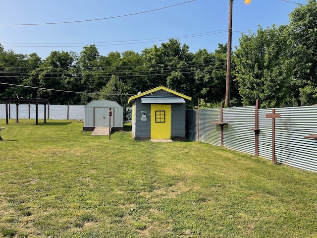 600 S 38th St, Middlesboro, KY 40965 - view of yard