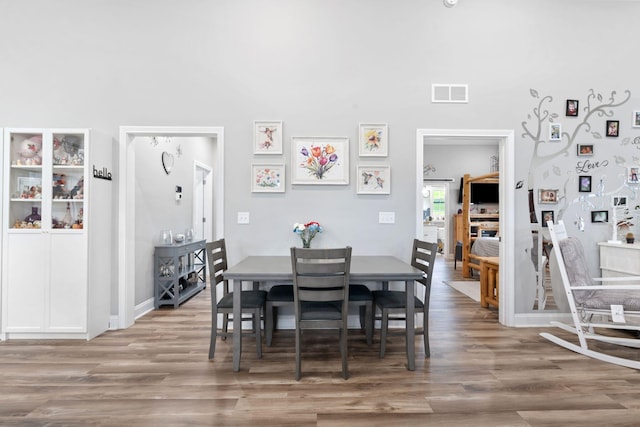116 Hackberry Ct, Frankfort, KY 40601 - dining area featuring wood finished floors and baseboards