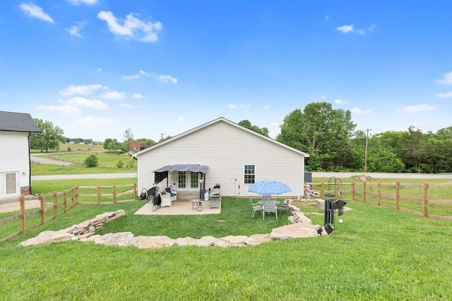 116 Hackberry Ct, Frankfort, KY 40601 - rear view of property featuring a patio and a view of countryside