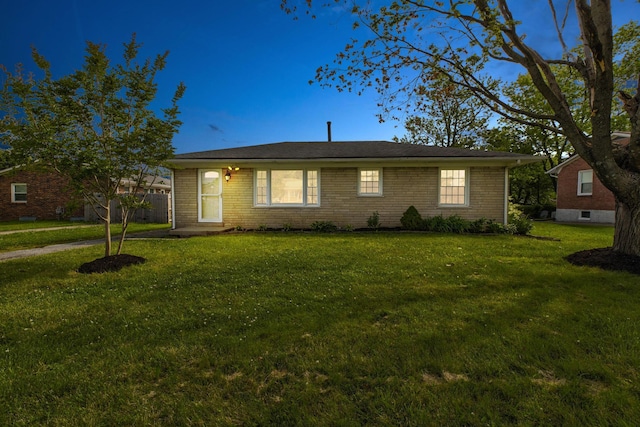 1818 Marlboro Dr, Lexington, KY 40505 - view of front of home featuring a front yard and brick siding