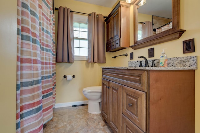 1818 Marlboro Dr, Lexington, KY 40505 - bathroom with baseboards, vanity, toilet, and a shower with curtain
