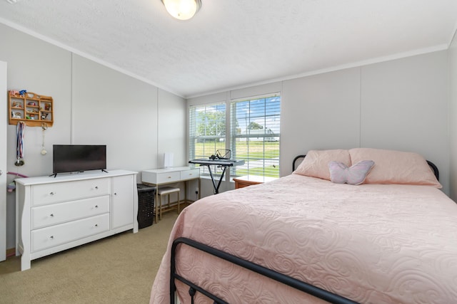 460 Keller Ln, Science Hill, KY 42553 - bedroom featuring light colored carpet, vaulted ceiling, and crown molding