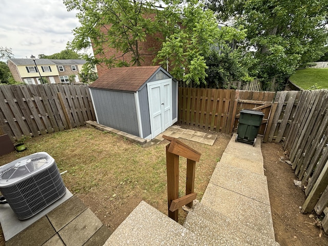 281 Osage Ct, Lexington, KY 40509 - fenced backyard featuring central air condition unit