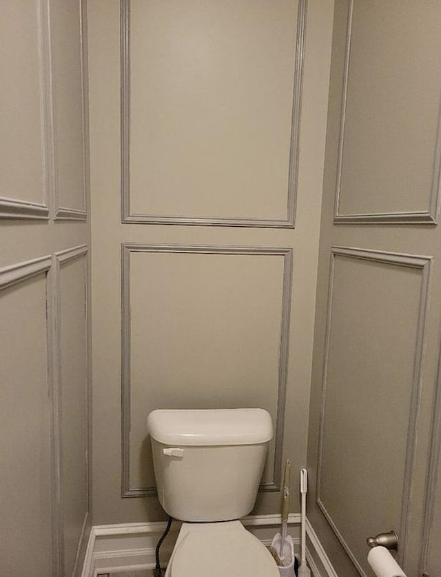133 W Mcintosh Park, Georgetown, KY 40324 - bathroom with toilet and baseboards