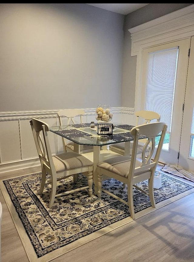 133 W Mcintosh Park, Georgetown, KY 40324 - dining room with wood finished floors and a wainscoted wall