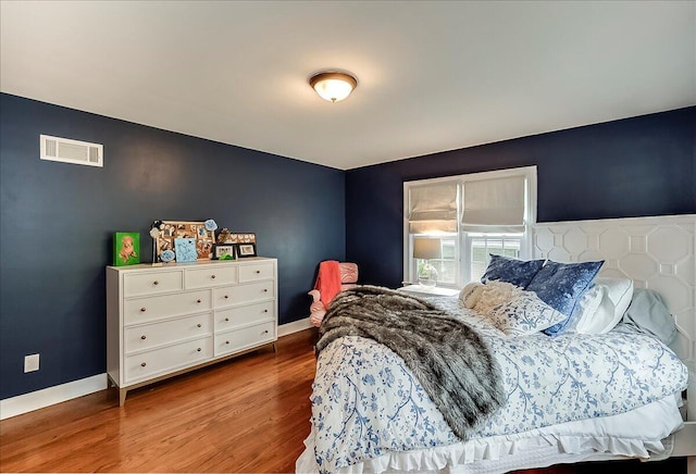 235 Westover Rd, Frankfort, KY 40601 - bedroom featuring wood finished floors and baseboards
