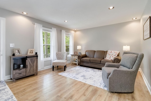 913 W 8th St, Corbin, KY 40701 - living room featuring light wood-style floors, recessed lighting, and baseboards