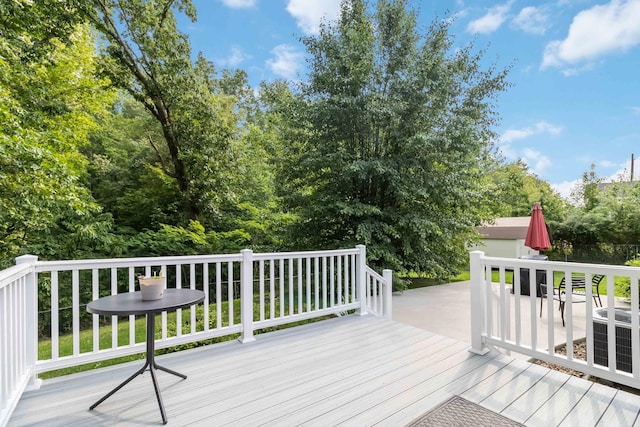913 W 8th St, Corbin, KY 40701 - deck with central AC