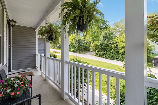 913 W 8th St, Corbin, KY 40701 - view of covered porch