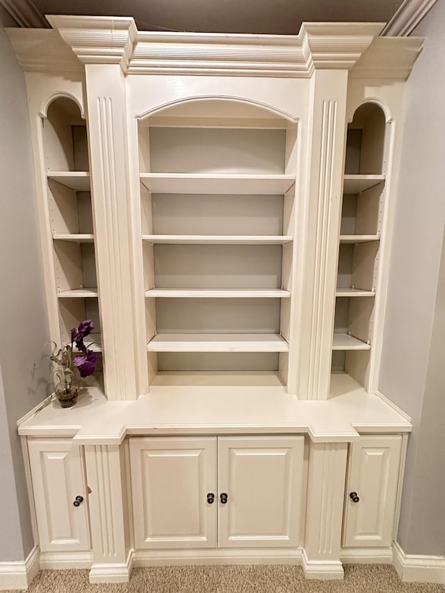 3217 Malone Dr, Lexington, KY 40513 - detailed view of baseboards