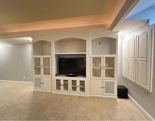 3217 Malone Dr, Lexington, KY 40513 - detailed view of ornamental molding, carpet floors, and baseboards