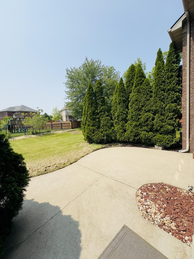 3217 Malone Dr, Lexington, KY 40513 - view of patio / terrace