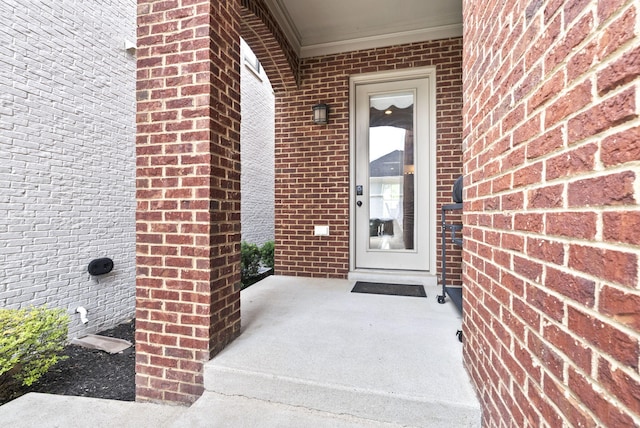 10910 Kings Crown Dr, Prospect, KY 40059 - property entrance featuring brick siding