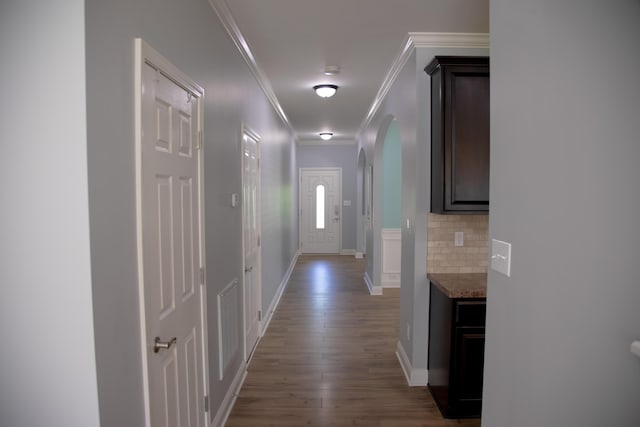 4745 Willman Way, Lexington, KY 40509 - corridor featuring crown molding, arched walkways, wood finished floors, and baseboards