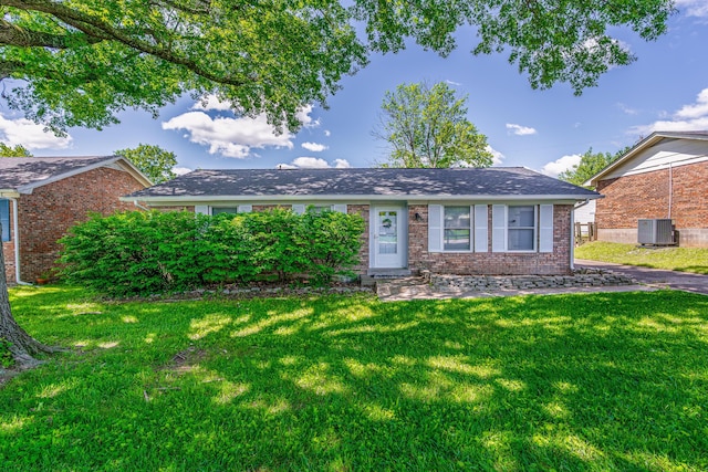 2812 Winter Park Dr, Lexington, KY 40517 - single story home featuring central AC, brick siding, and a front yard