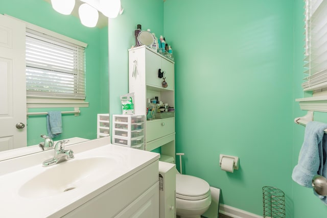 2812 Winter Park Dr, Lexington, KY 40517 - half bath with toilet and vanity