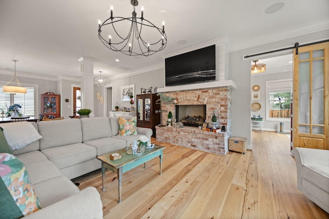 4291 Captains Ct, Lexington, KY 40513 - living area featuring crown molding, hardwood / wood-style flooring, recessed lighting, plenty of natural light, and a chandelier