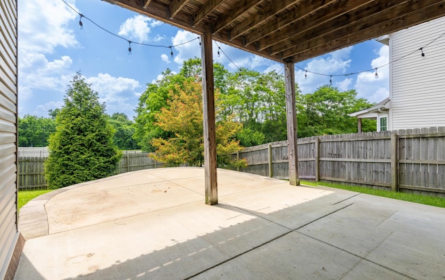 1805 Rachels Run, Lexington, KY 40509 - fenced backyard featuring a patio