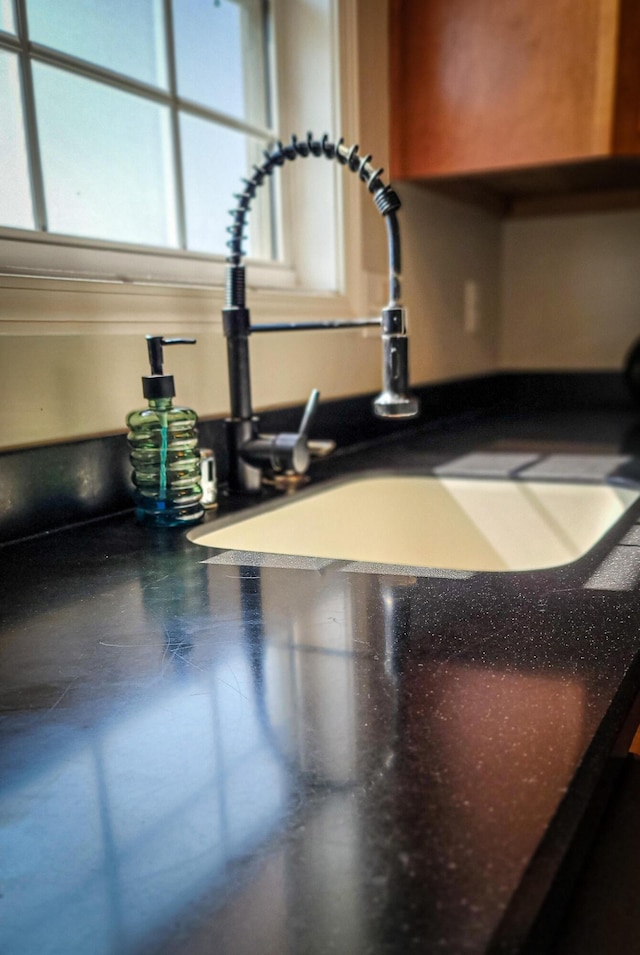 754 Countryside Cir, Mount Vernon, KY 40456 - kitchen view of a sink and dark countertops