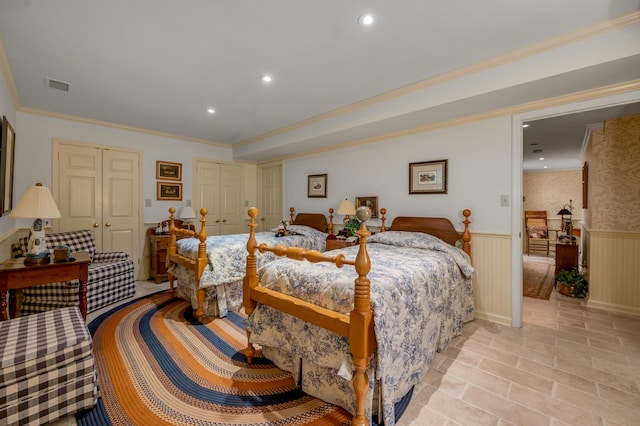 100 Idle Hour Dr Unit 8, Lexington, KY 40502 - bedroom featuring wainscoting, ornamental molding, and recessed lighting