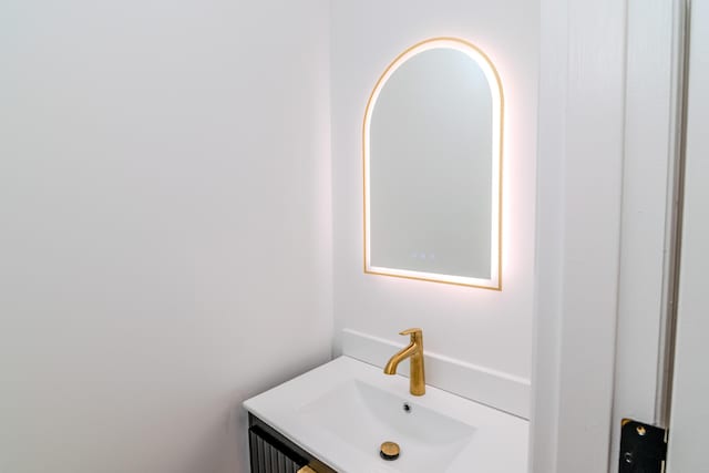 2933 Montavesta Rd, Lexington, KY 40502 - bathroom featuring vanity