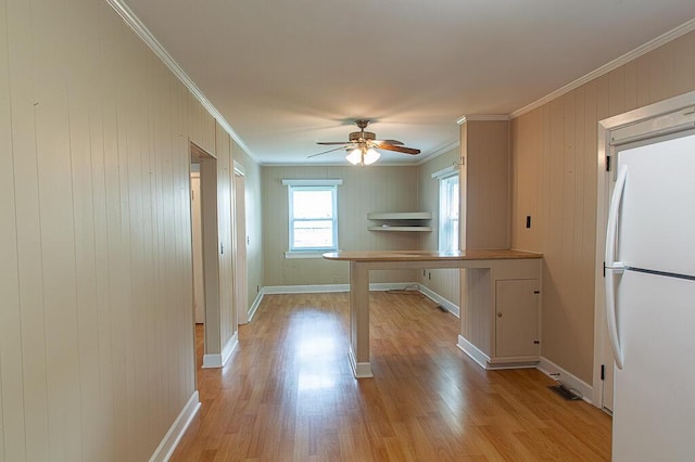 135 Rolling Acres Dr, Frankfort, KY 40601 - kitchen featuring freestanding refrigerator, ornamental molding, light wood-style floors, ceiling fan, and baseboards