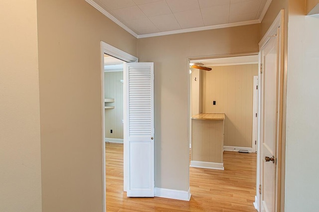 135 Rolling Acres Dr, Frankfort, KY 40601 - corridor with light wood-style floors, ornamental molding, and baseboards