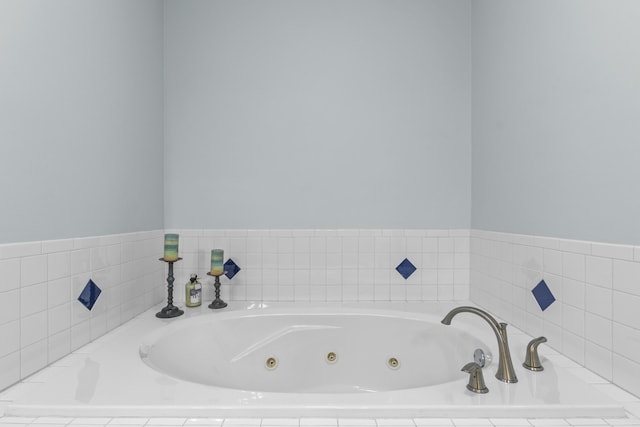 594 Earlymeade Dr, Winchester, KY 40391 - full bathroom featuring a tub with jets