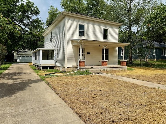 215 Bellevue Ave, Wilmore, KY 40390 - american foursquare style home with a porch and an outdoor structure