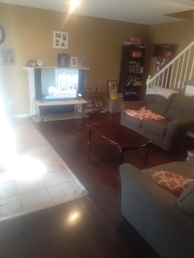 414 Darby Creek Rd Unit B, Lexington, KY 40509 - living room with wood finished floors