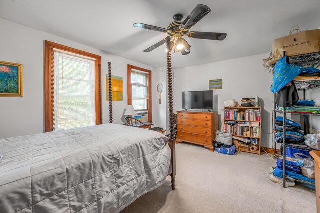 904 Aurora Ave, Lexington, KY 40502 - carpeted bedroom featuring a ceiling fan