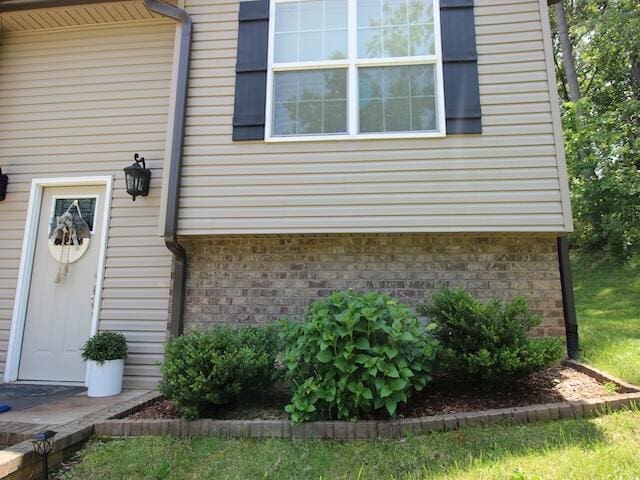 91 Graysons Way, Somerset, KY 42503 - doorway to property featuring brick siding