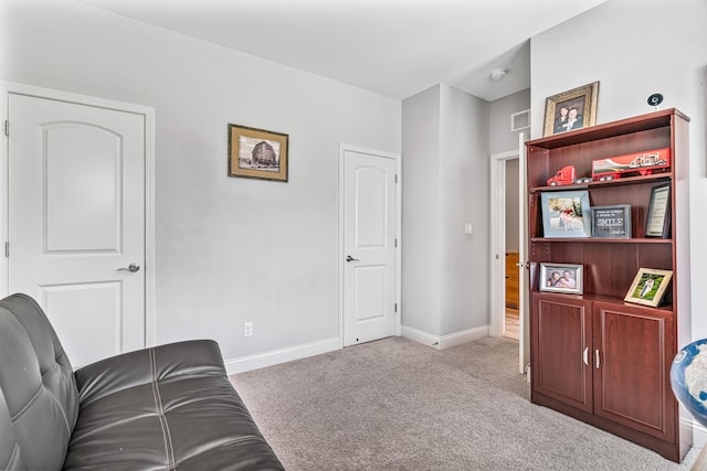 110 Kinglet Pt, Nicholasville, KY 40356 - living area featuring carpet and baseboards