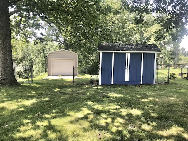 5713 Bybee Rd, Ashland, KY 41102 - view of yard with a detached garage and view of scattered trees