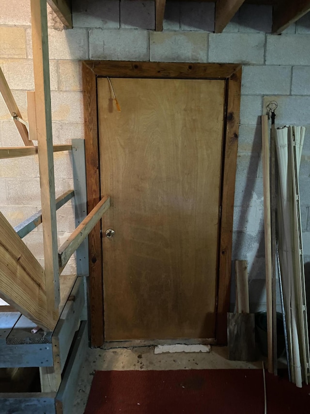 648 Hayes Creek Rd, Strunk, KY 42649 - entryway featuring concrete block wall