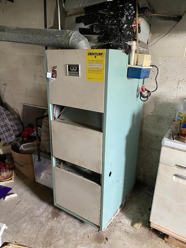 648 Hayes Creek Rd, Strunk, KY 42649 - utilities featuring heating unit