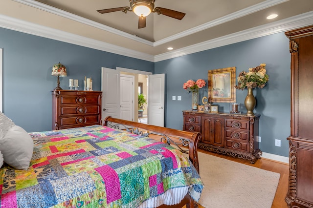 101 Sand Piper Ct, Midway, KY 40347 - bedroom with wood finished floors, recessed lighting, ceiling fan, baseboards, and crown molding