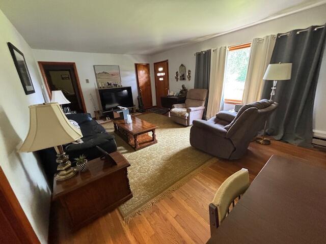 54 Kelley Rd, Mckee, KY 40447 - living room with wood finished floors