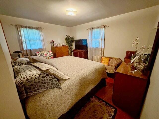 54 Kelley Rd, Mckee, KY 40447 - bedroom with multiple windows